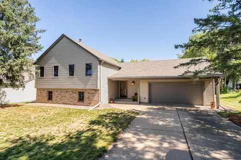 211 Deer Path, Stillwater, MN 55082