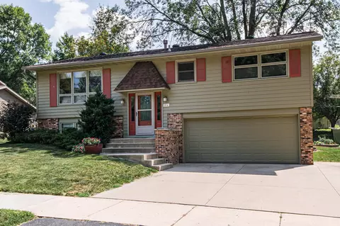 804 29th St NW, Rochester, MN 55901