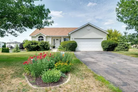 1270 Applewood Way, Shakopee, MN 55379