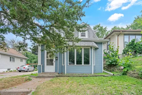 1074 6th St E, Saint Paul, MN 55106