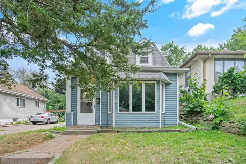 1074 6th St E, Saint Paul, MN 55106