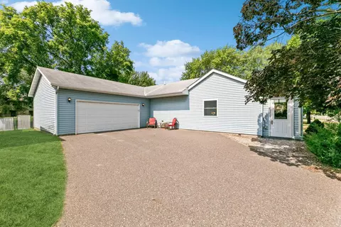 418 W 6th St, Monticello, MN 55362