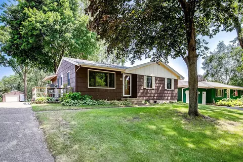 381 Sherrie Ln, Woodbury, MN 55125