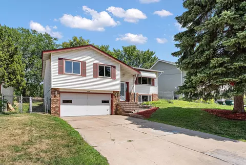 1029 44 12 Ave NE, Columbia Heights, MN 55421