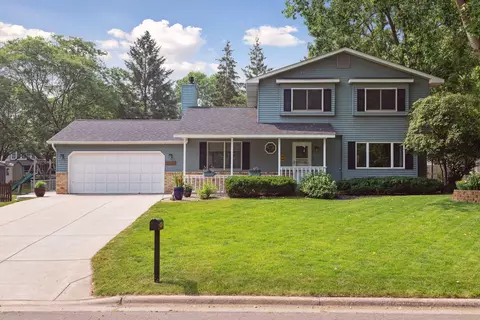 2768 Riviera Dr N, White Bear Lake, MN 55110