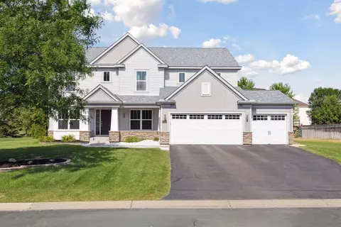 3830 Whitetail Dr, Shakopee, MN 55379