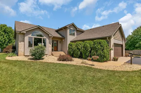 7209 Rolling View Dr, Saint Cloud, MN 56303