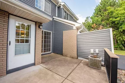 1850 Donegal Dr #5, Woodbury, MN 55125