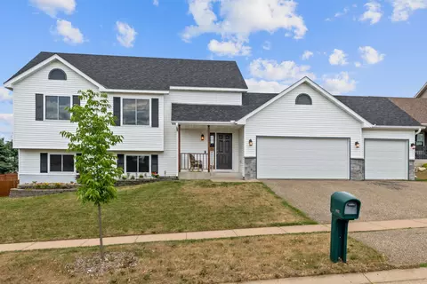 1608 Valley Quail Dr, River Falls, WI 54022