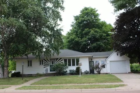 51 Birch St W, Trimont, MN 56176