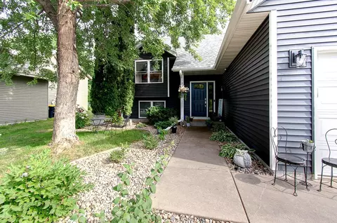 1321 Honey Locust Dr, Northfield, MN 55057
