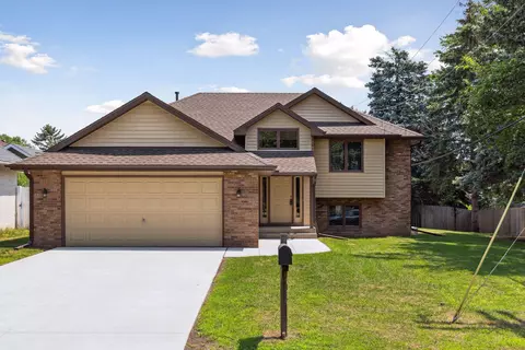 105 12th Ave NW, New Brighton, MN 55112