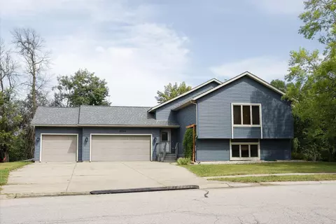 2569 Pine Ridge Blvd, Red Wing, MN 55066