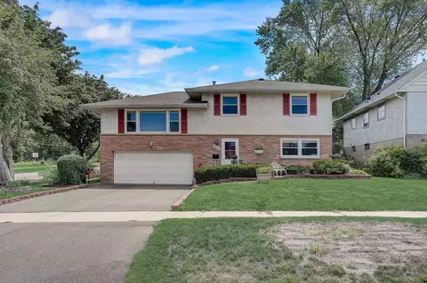 2256 Upper Afton Rd E, Saint Paul, MN 55119