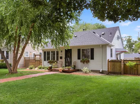 5512 James Ave S, Minneapolis, MN 55419
