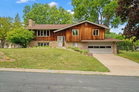 3495 Chatsworth St N, Shoreview, MN 55126