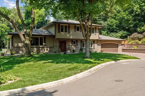 4200 Kemrich Cir, Minnetonka, MN 55345