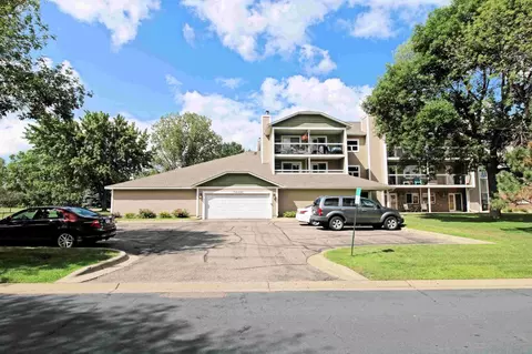 7632 157th St W #310, Apple Valley, MN 55124