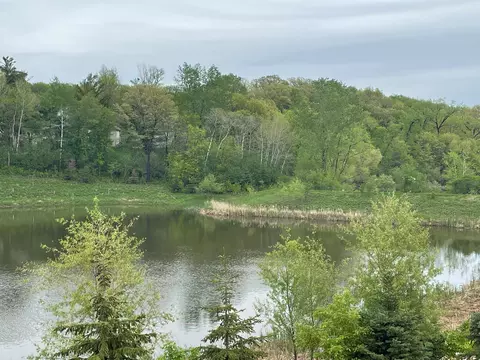 14464 Twin Lakes Cir, Burnsville, MN 55306