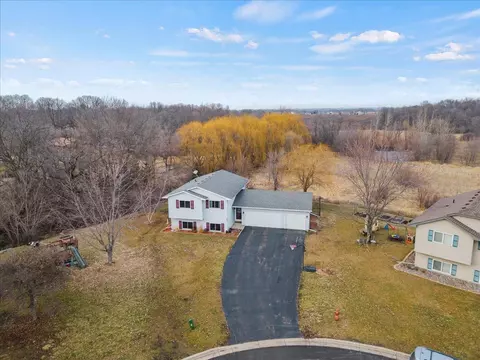 305 Hogan Cir, Montrose, MN 55363