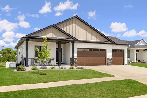 507 10th St NE, Kasson, MN 55944