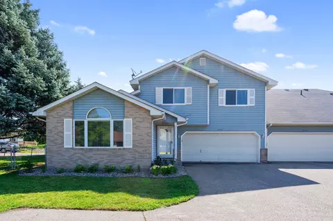 8273 143rd St W, Apple Valley, MN 55124