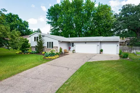 4704 Mackubin St, Shoreview, MN 55126