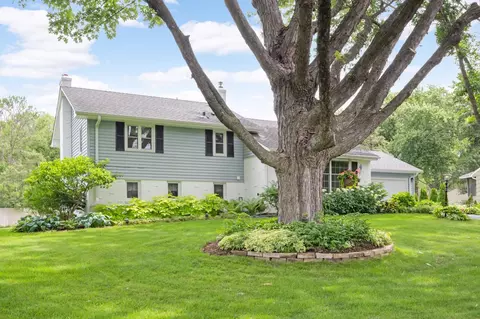 1426 Farmdale Rd, Mendota Heights, MN 55118