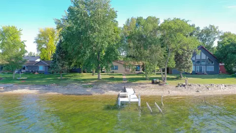 25640 Berens Point Dr, Starbuck, MN 56381