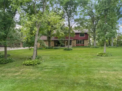 10576 First Timberlane Dr, Northfield, MN 55057