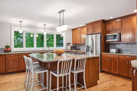 7100 Rolling Acres Rd, Excelsior, MN 55331 photo 9