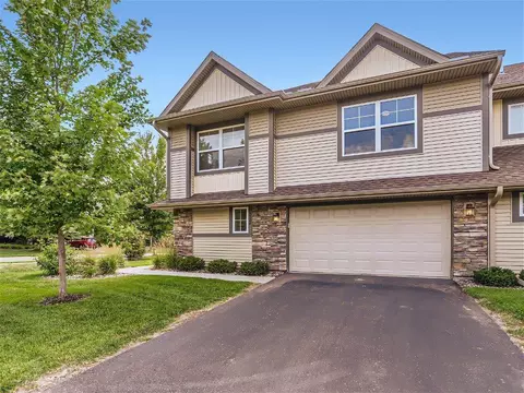 3324 Lakewood Trl, Woodbury, MN 55129