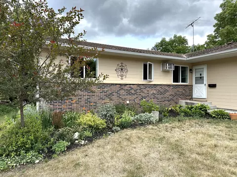 280 Candlestick Cir, Annandale, MN 55302