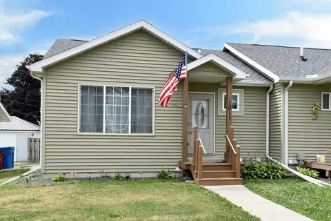 1011 E 4th St, Winona, MN 55987