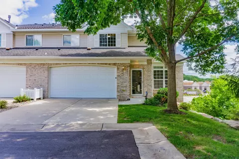 9661 Belmont Ln, Eden Prairie, MN 55347