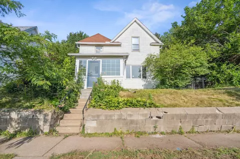 1043 Kent St, Saint Paul, MN 55117