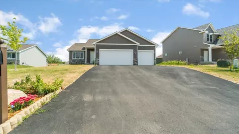 1702 Misty Cir, Buffalo, MN 55313