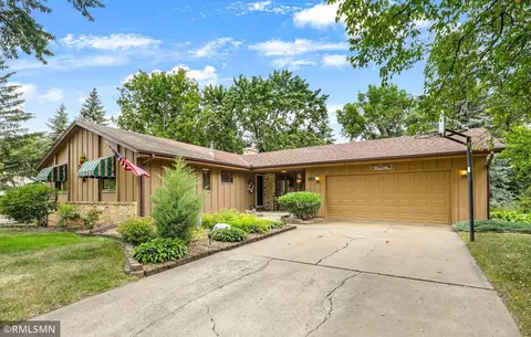 312 Heritage Cir N, Burnsville, MN 55337