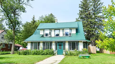 611 Duluth Ave N, Thief River Falls, MN 56701