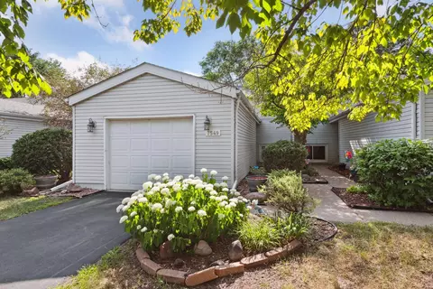 7549 Landau Curv, Bloomington, MN 55438