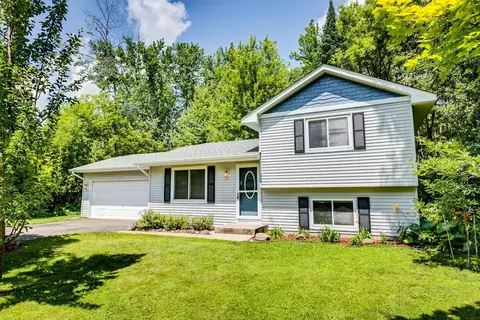 6204 Oak St, North Branch, MN 55056