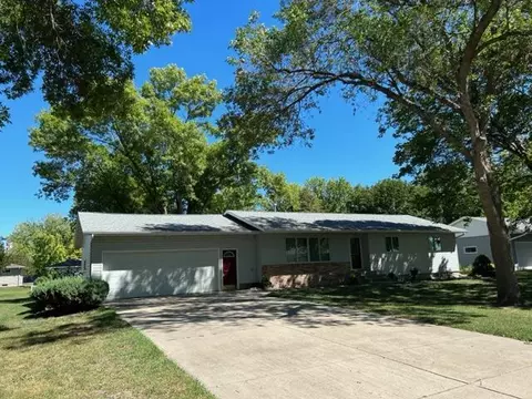 129 W 5th St S, Cottonwood, MN 56229