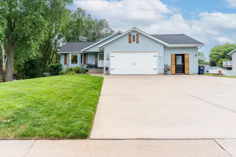 675 Flora Sq, Prescott, WI 54021