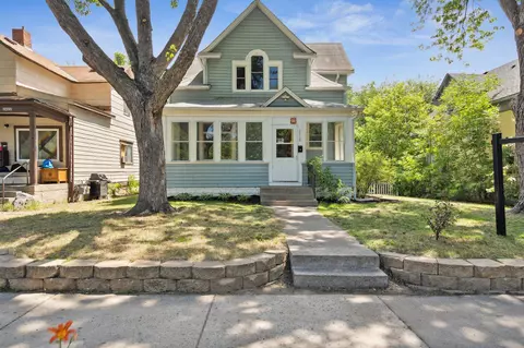 2418 Aldrich Ave N, Minneapolis, MN 55411