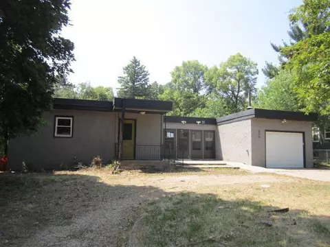 656 Shryer Ave W, Roseville, MN 55113