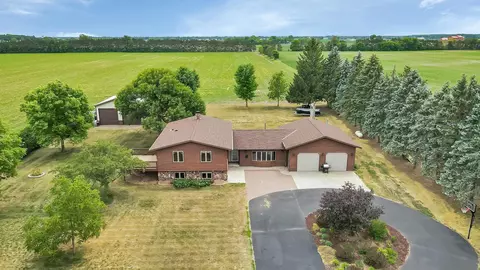 2416 6th St S, Sartell, MN 56377