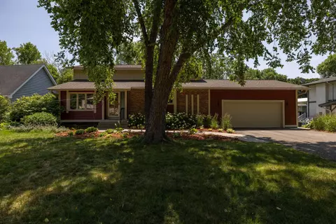 1440 N Innsbruck Dr, Fridley, MN 55432