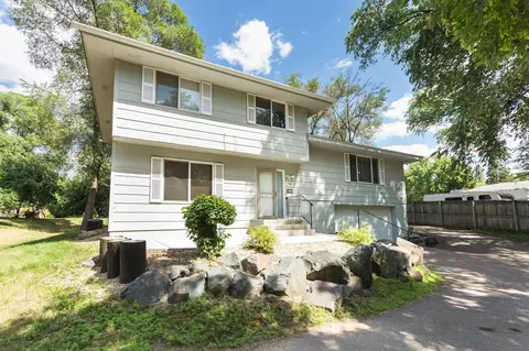 1708 Sylvan St, Maplewood, MN 55117