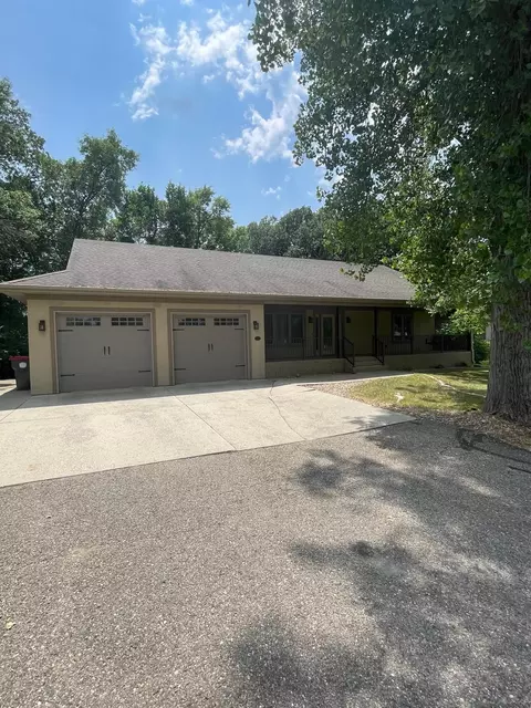 2000 Lakepark Pl, Alexandria, MN 56308