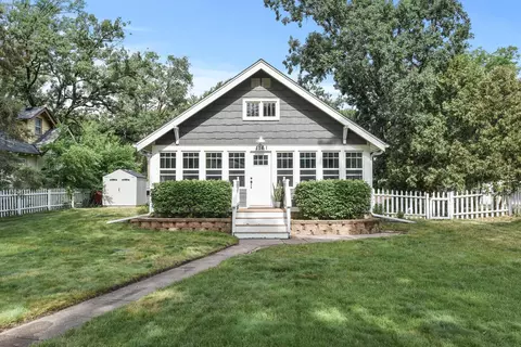 1161 Mahtomedi Ave, Mahtomedi, MN 55115